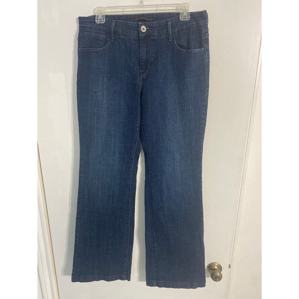 Levi’s jeans women’s size 12 dark blue flare leg mid rise basic hippie classic